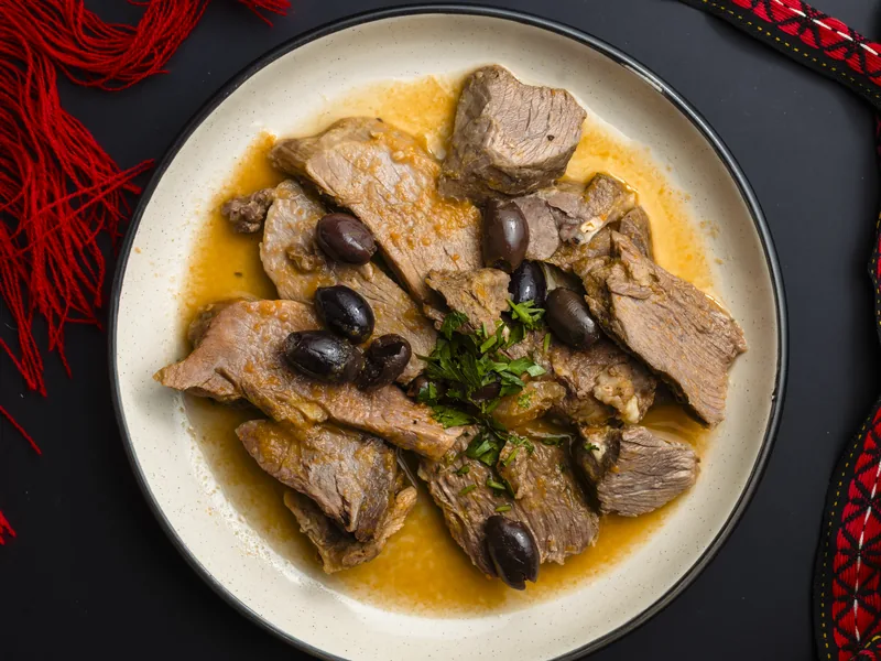 Slow-cooked lamb leg